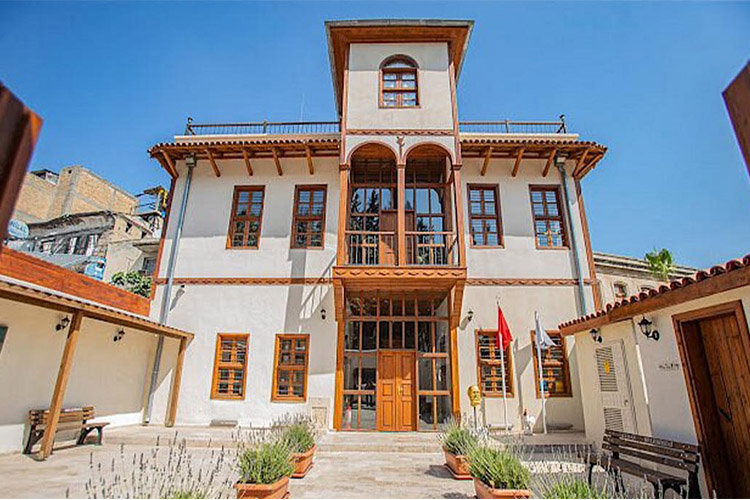 İlter Uzal Tıp ve Diş Hekimliği Müzesi